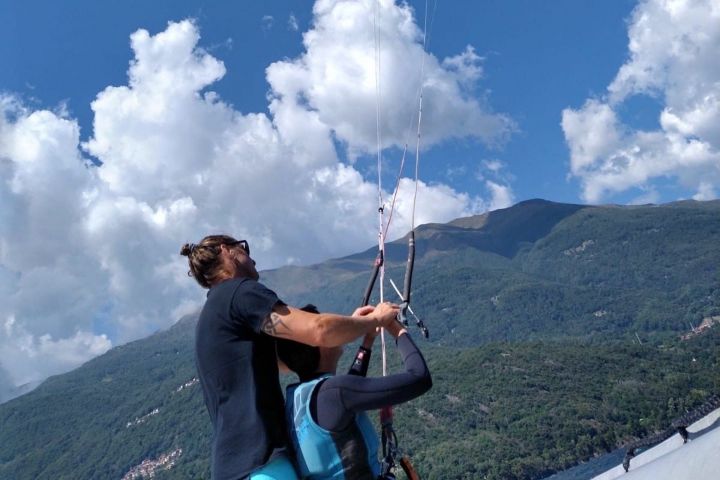 Primo volo con il kite - Corsi Kitesurf